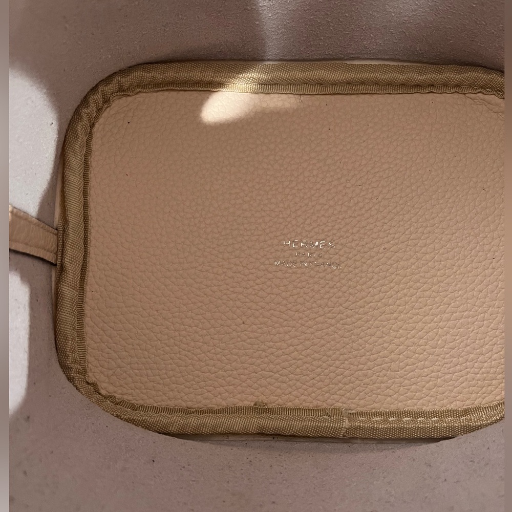 Cream bucket bag top handle - designer - Picture 5 of 9